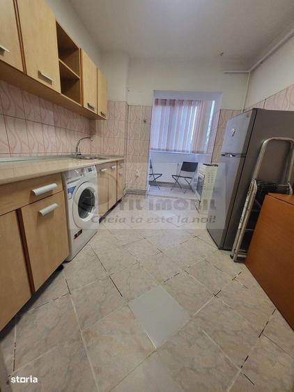 Apartament cu 2 camere decomandat, mobilat în Nicolina