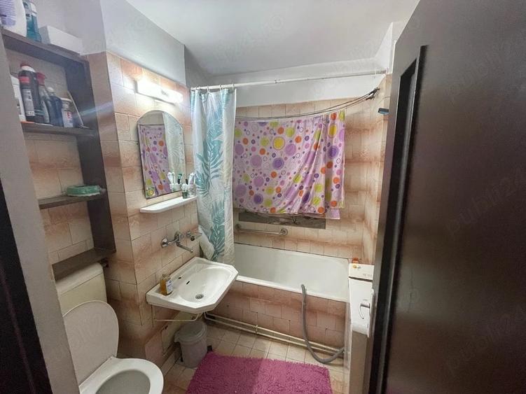 Apartament cu 3 camere decomandat în Tudor
