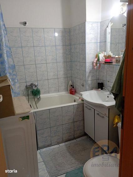 Garsonieră decomandată în Decebal