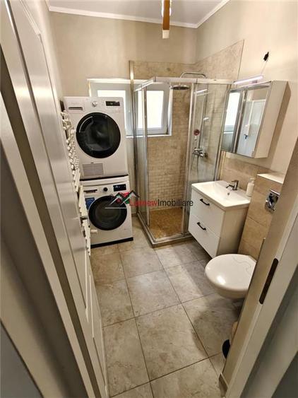 Apartament cu 3 camere semidecomandat, mobilat în Florești