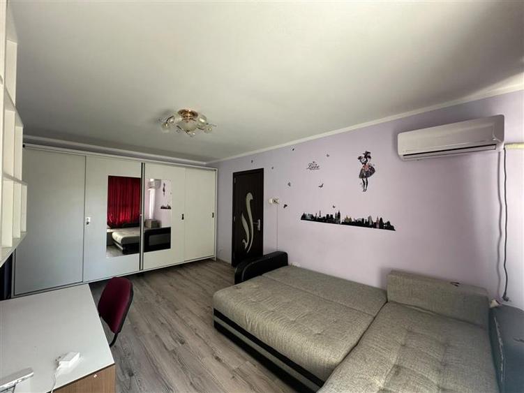 Apartament 2 camere de inchiriat, semidecomandat, etaj intermediar - Podu Ros - 1