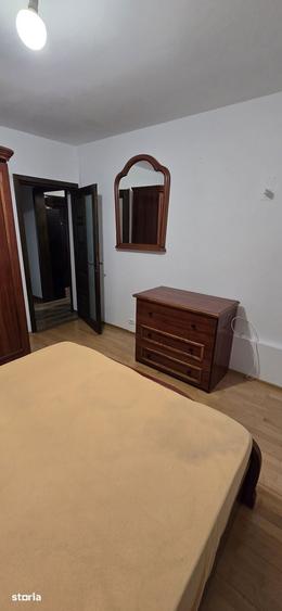 Apartament cu 3 camere decomandat în Mioriței