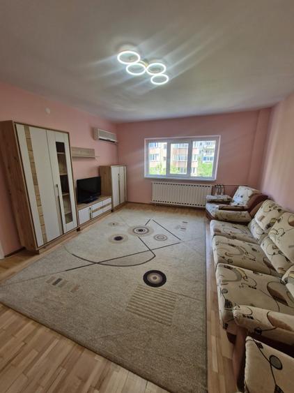 Apartament cu 4 camere decomandat în Timpuri Noi