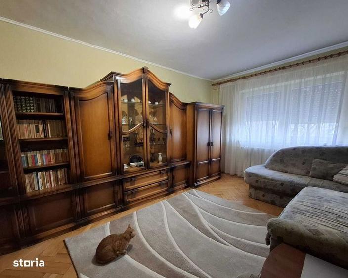Apartament cu 3 camere în Decebal
