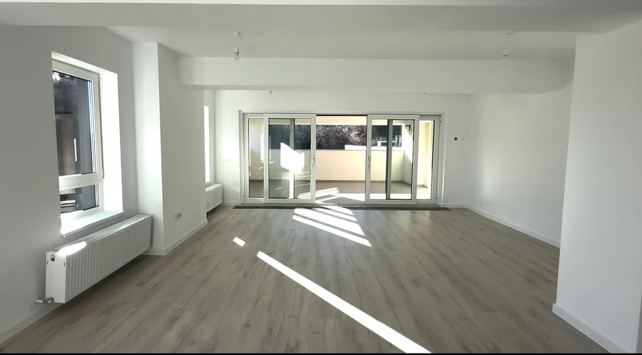 Penthouse cu 4 camere decomandat în Dârste