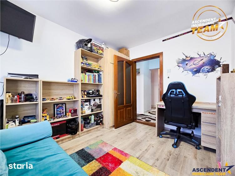 Apartament cu 4 camere, mobilat în Central