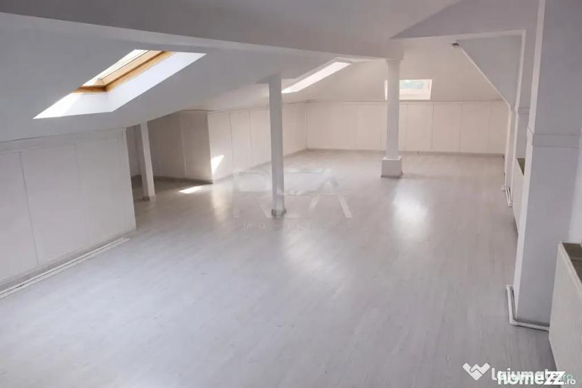 Casă cu 9 camere cu Teren 212 Mp în Eminescu