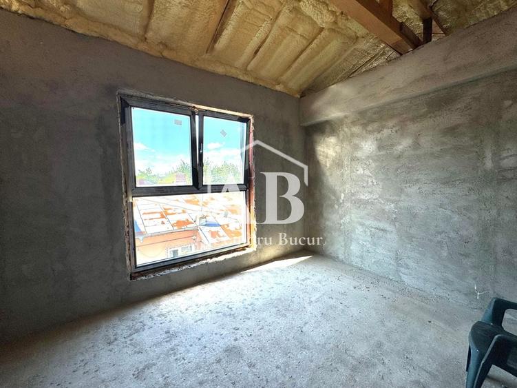 Casă individuală cu 5 camere cu Canalizare în Central