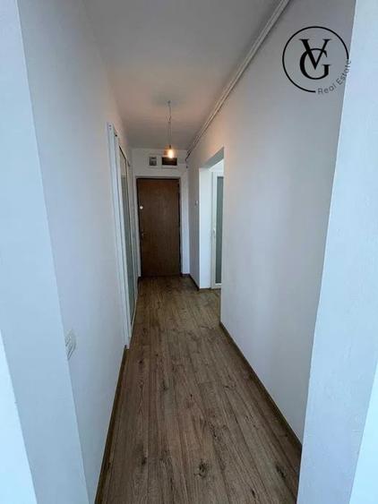 Apartament cu 2 camere decomandat în Titan