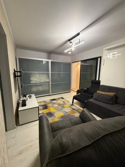 Apartament cu 2 camere nedecomandat, mobilat în Malu Roșu