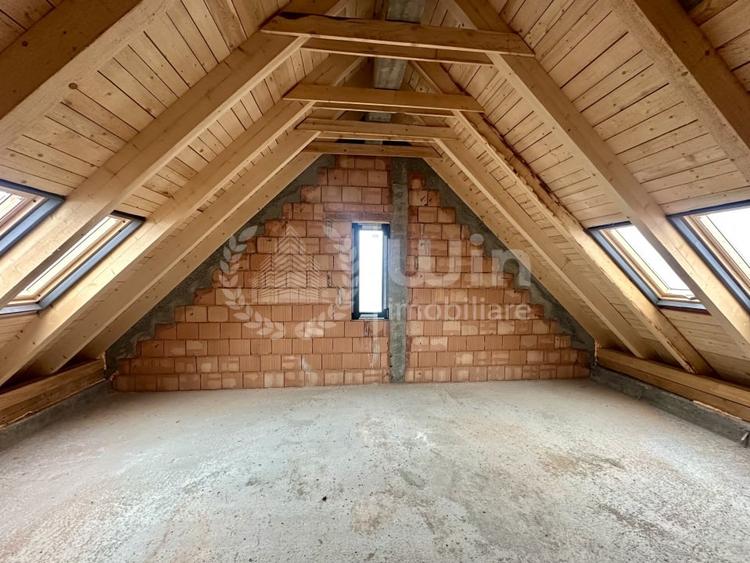 Duplex cu 6 camere cu Garaj în Sălicea