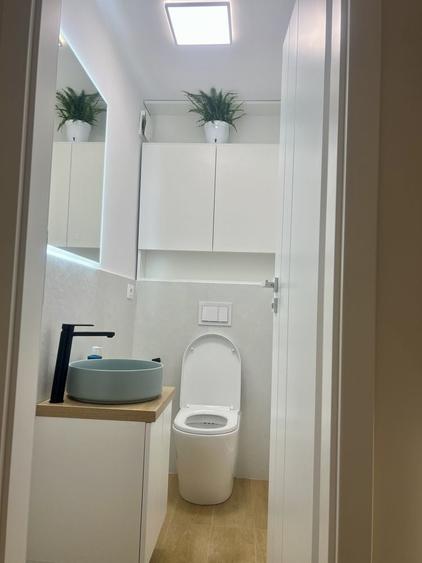Apartament cu 4 camere decomandat în Central