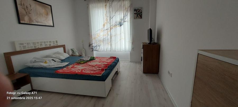 Apartament cu 2 camere decomandat în Roșu