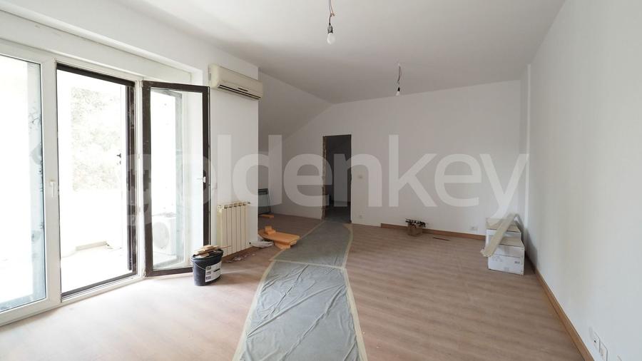 Vilă cu 6 dormitoare | cartier rezidential langa padure - 11