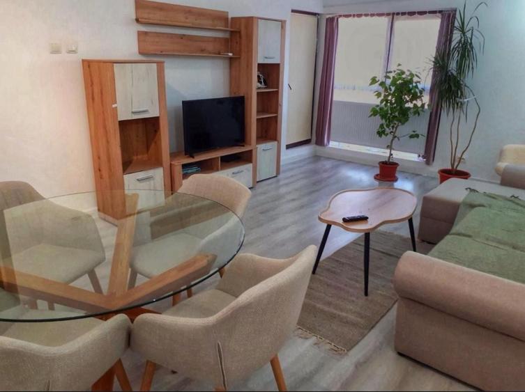 Apartament cu 2 camere decomandat în Exterior Vest
