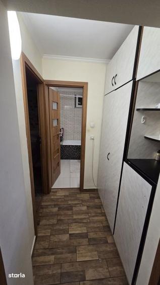 Apartament cu 3 camere decomandat în Micro 16