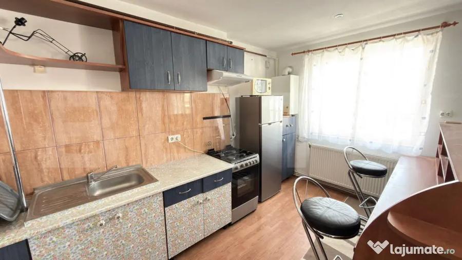 Apartament cu 2 camere decomandat în Central