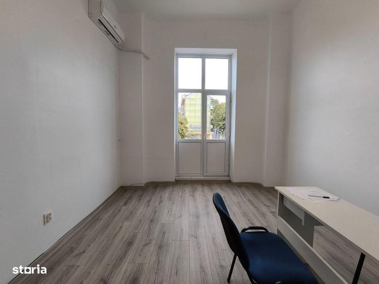 Spațiu comercial, de 810 mp, în Central