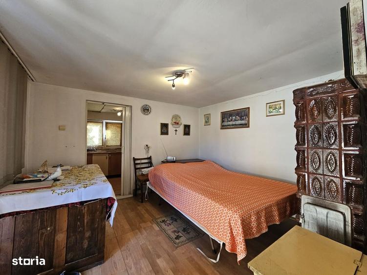 Casă cu 4 camere în Bobâlna