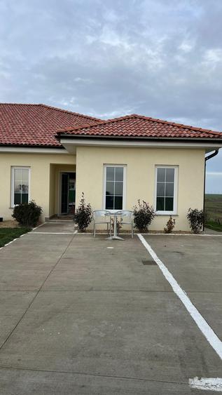 Duplex cu 4 camere cu Teren 400 Mp în Cornești