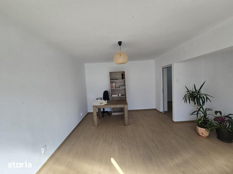 Spațiu comercial, de 67 mp, în Central