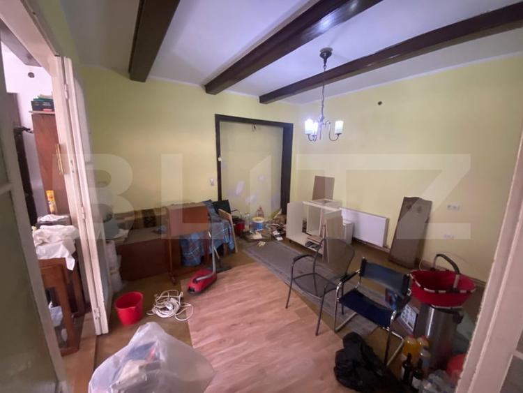 Apartament cu 6 camere decomandat în Central