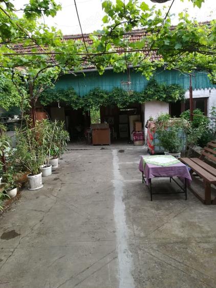 Casă cu 4 camere în Slatina-Nera