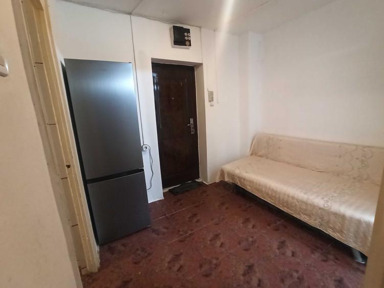 Particular, inchiriez garsoniera, sector 3, zona Costin Georgian - 1