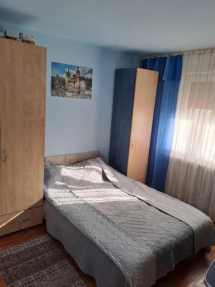 Apartament cu 2 camere semidecomandat în Craiovița Nouă