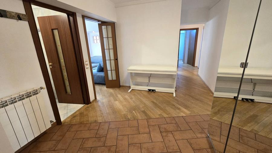Apartament cu 4 camere semidecomandat, mobilat în Alba Iulia