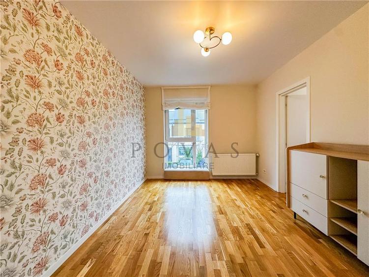 Duplex cu 5 camere cu Canalizare în Vest