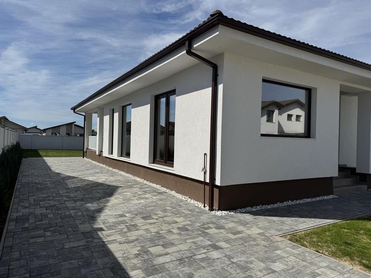 Casă cu 4 camere în Exterior Vest