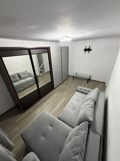 Apartament cu 2 camere decomandat în Milcov