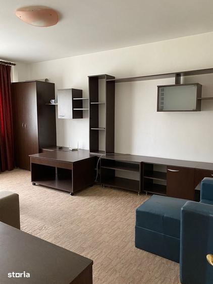 Apartament cu 2 camere decomandat în Calea București