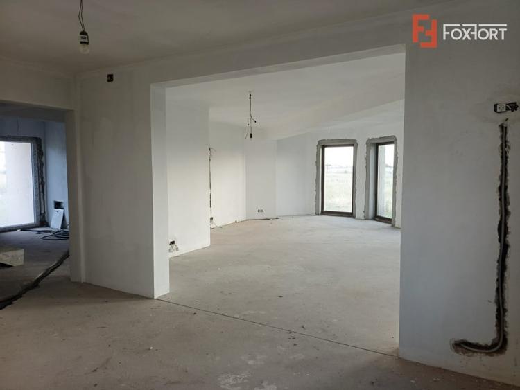 Casă individuală cu 5 camere cu Teren 747 Mp în Sânandrei