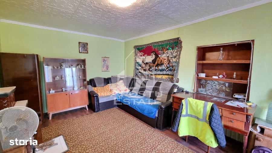 Casă cu 3 camere cu Teren 836 Mp în Giarmata