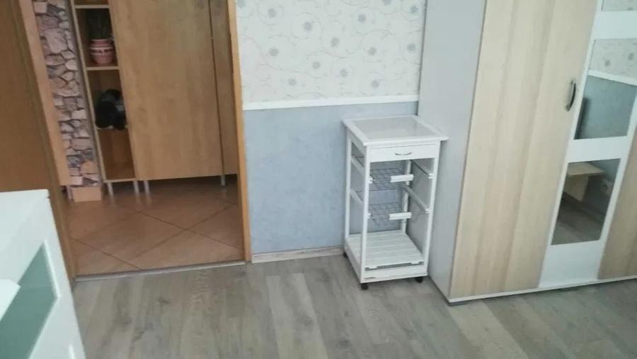Apartament cu 4 camere decomandat, mobilat în Drumul Taberei