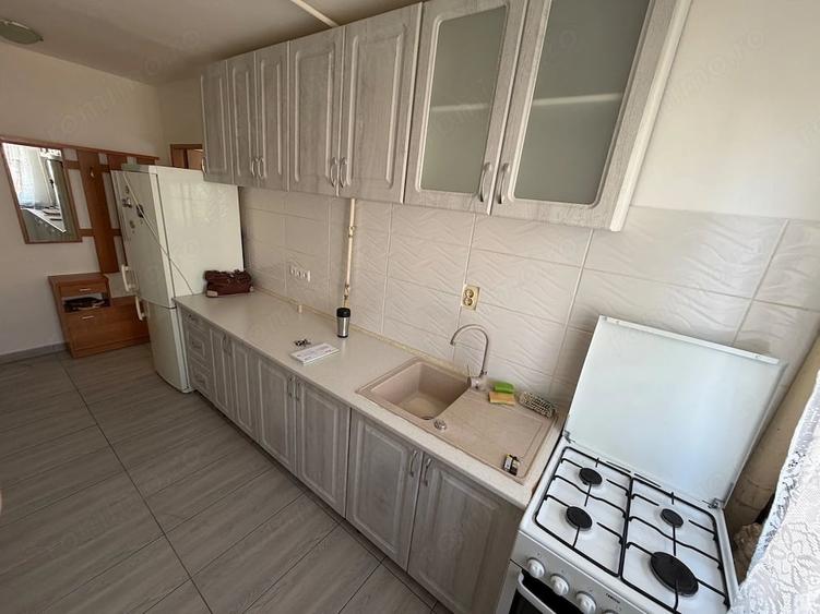 Apartament cu 3 camere în Cetate