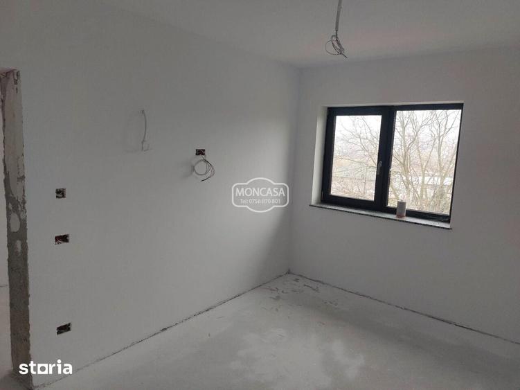 Casă cu 4 camere cu Teren 438 Mp în Central
