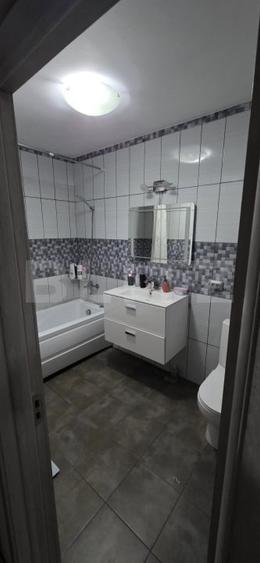 Apartament cu 2 camere semidecomandat, mobilat în Florești