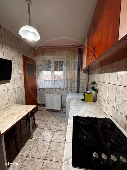 Apartament cu 2 camere, mobilat în Central