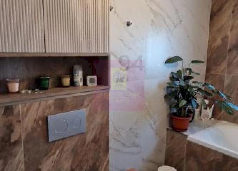 Casă cu 4 camere cu Teren 500 Mp în Gulia