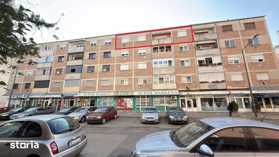 Apartament cu 4 camere semidecomandat în Central