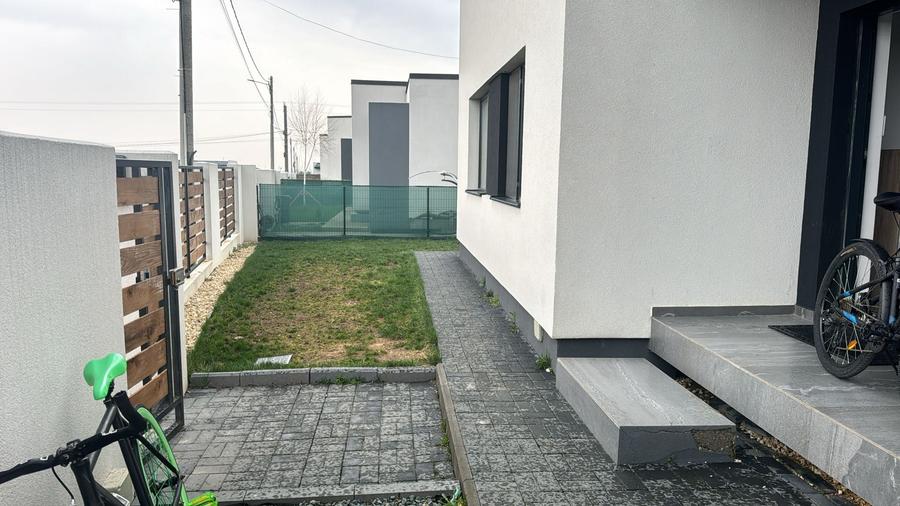 Casă individuală cu 3 camere cu Canalizare în Câmpineanca