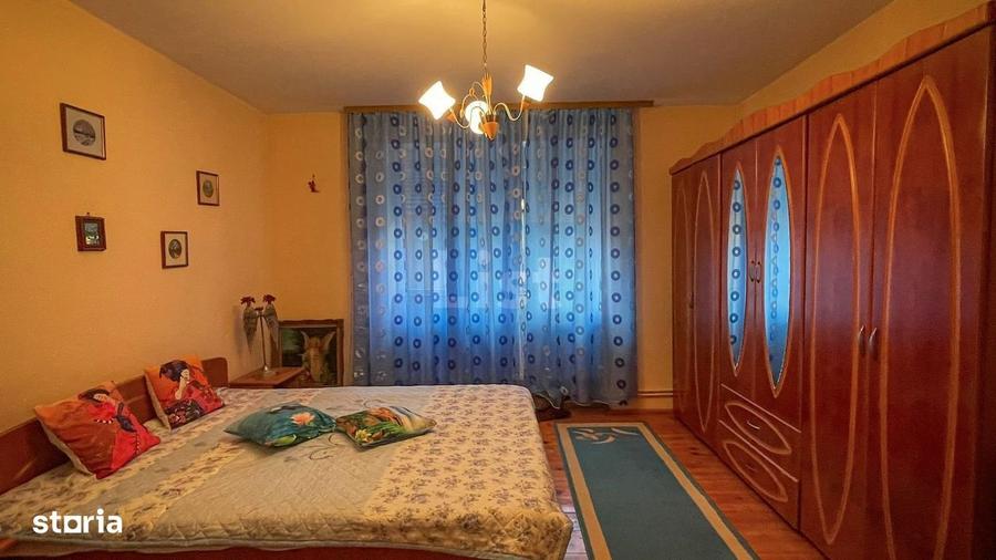 Casă cu 4 camere în Central