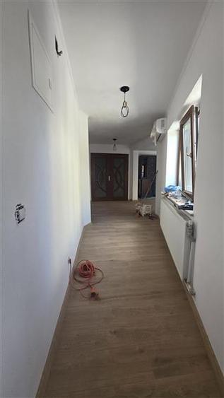Casă individuală cu 6 camere cu Teren 341 Mp în 1 Mai