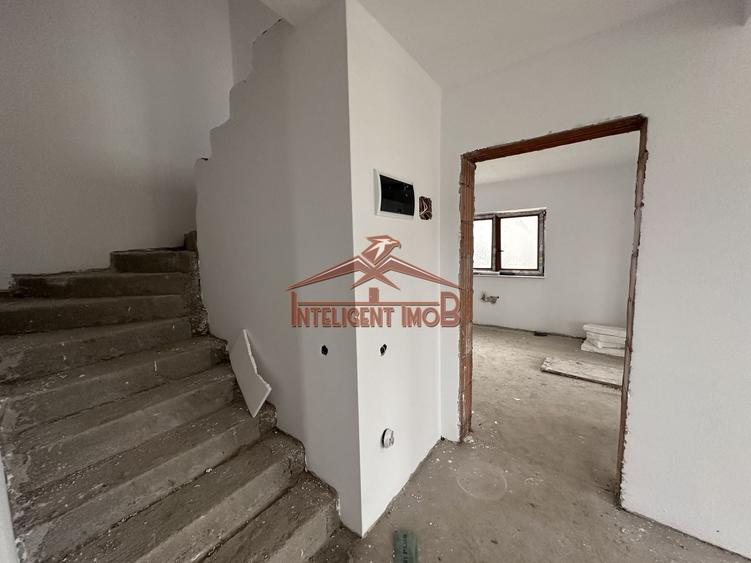 Duplex cu 4 camere cu Canalizare în Șelimbăr