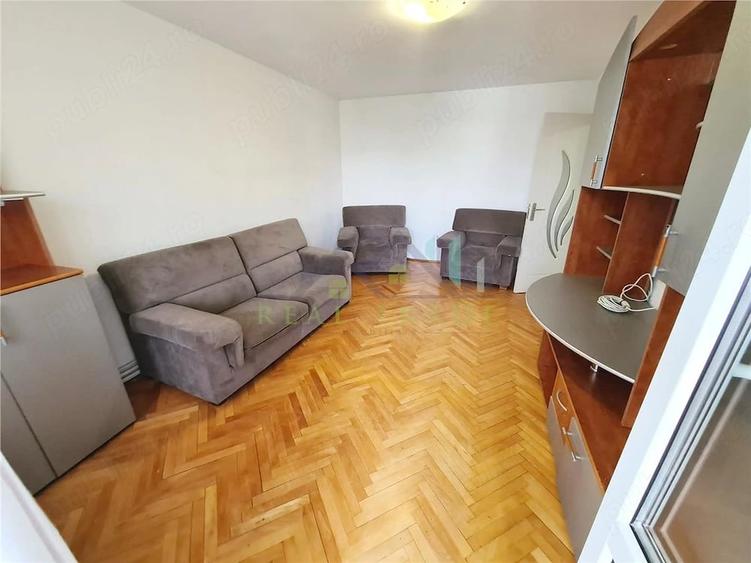 Apartament cu 3 camere decomandat în Craiter