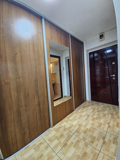 Apartament cu 2 camere semidecomandat în Far