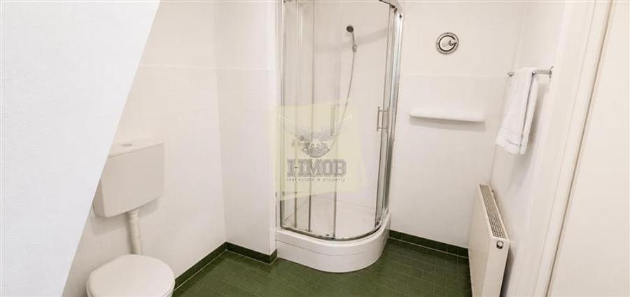 Apartament cu 4 camere semidecomandat în Aeroport